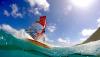 Surfeurs prêt à aller à l'eau sur le spot de Saint Martin aux Antilles