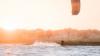 Kitesurfeur en freeride sur le spot de Taiba au Brésil