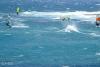 Zone navigation de vagues sur le spot de Pozo Izquierdo aux Canaries avec plusieurs windsurf en jump