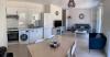 Salon et cuisine des residences les collines de bonifacio en Corse pres spot de windsurf