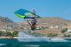 Jump sur le spot de Kalafati au club Windsurfing Mykonos en Grèce