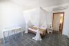 Intérieur de la chambre 2 de l'hôtel Cristal Resort sur le spot de paje à Zanzibar